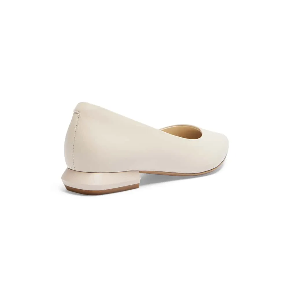 Cassie Flat in Ivory Leather
