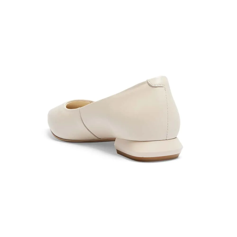 Cassie Flat in Ivory Leather