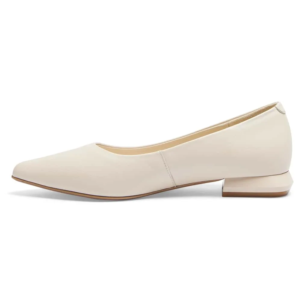 Cassie Flat in Ivory Leather