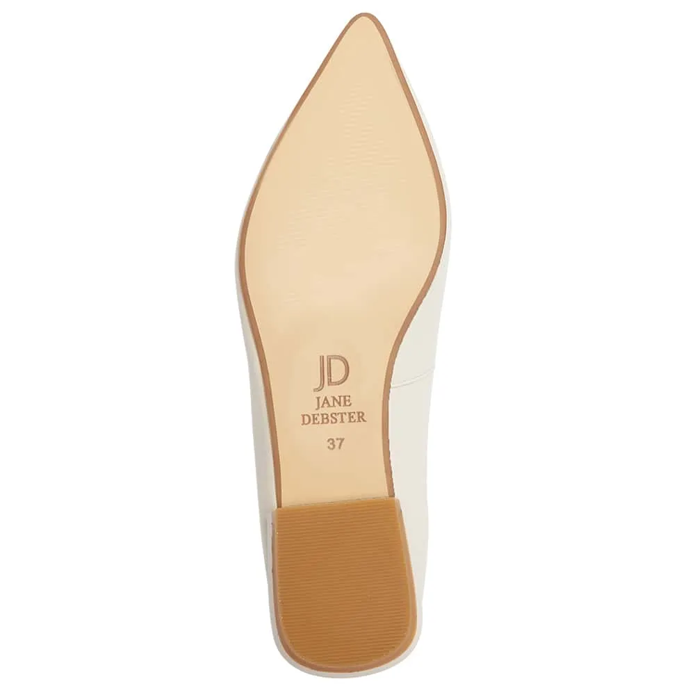 Cassie Flat in Ivory Leather