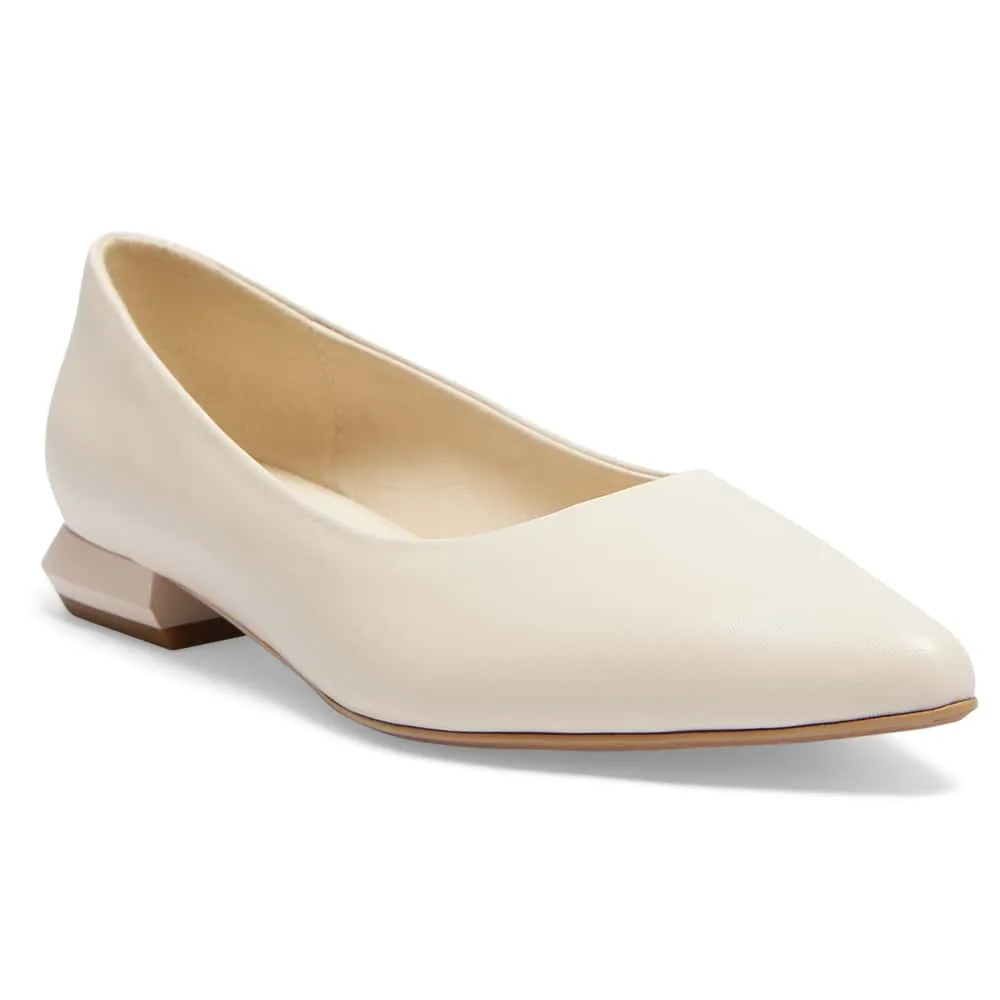 Cassie Flat in Ivory Leather