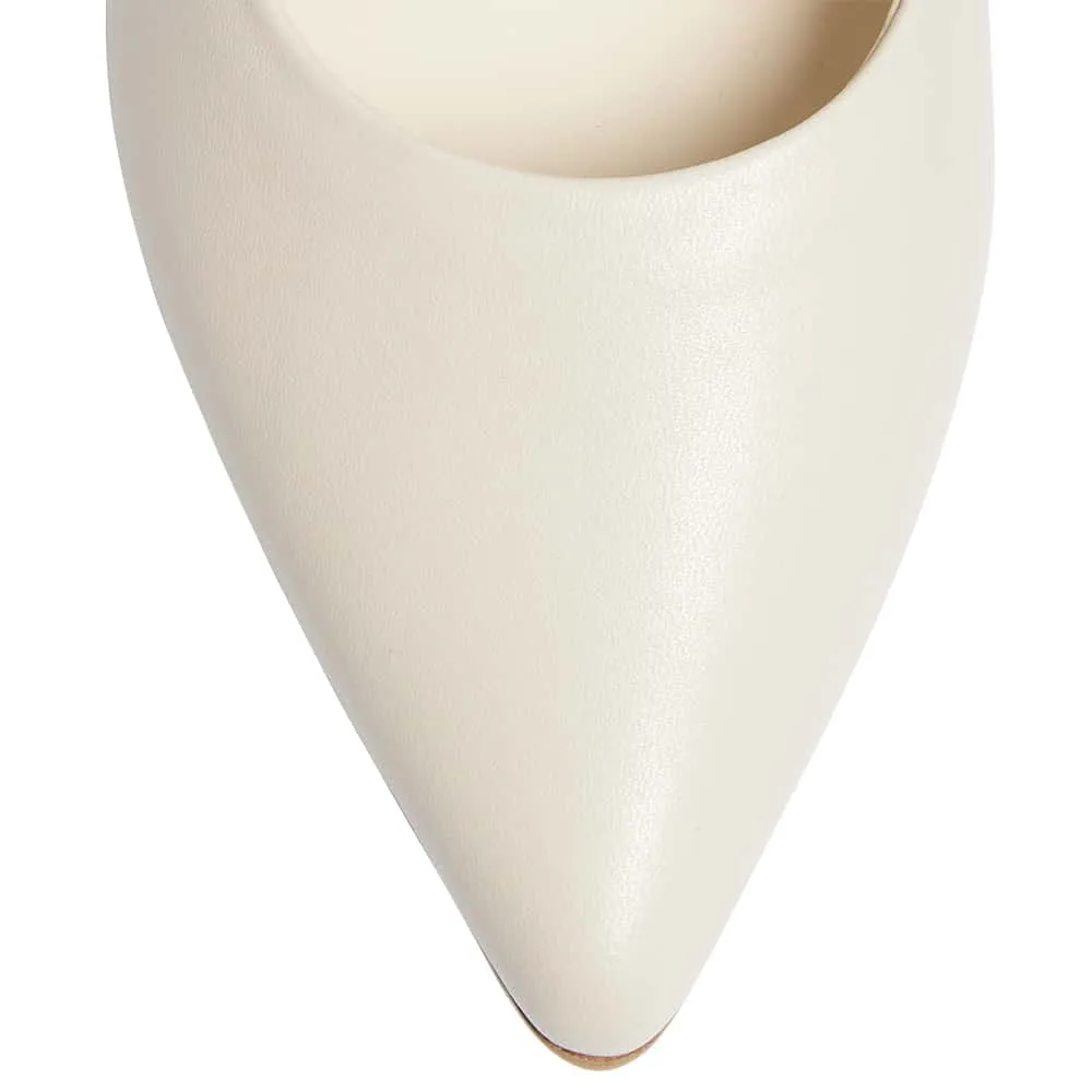 Cassie Flat in Ivory Leather