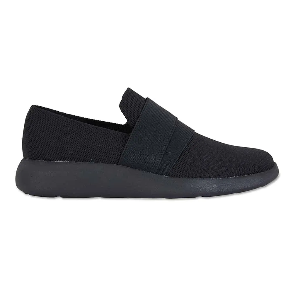 Guide Sneaker in Black Canvas