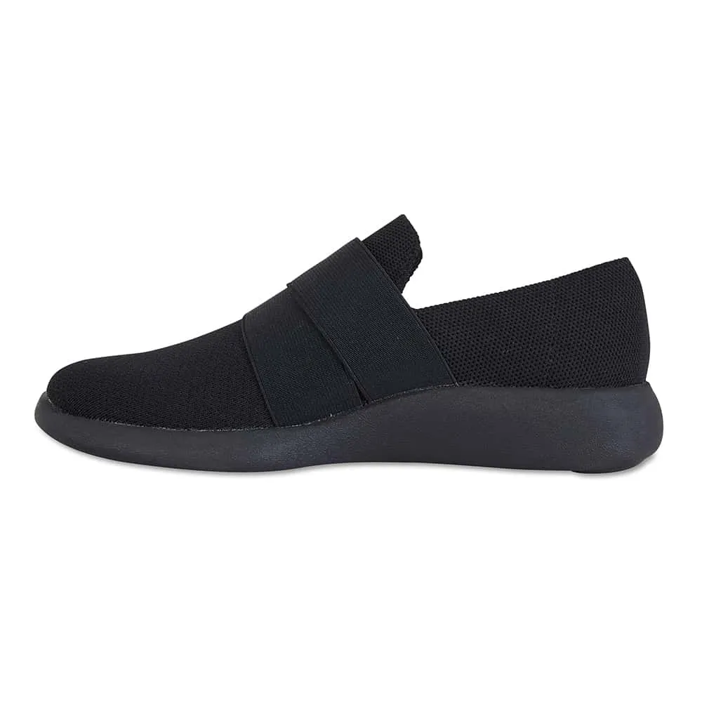 Guide Sneaker in Black Canvas