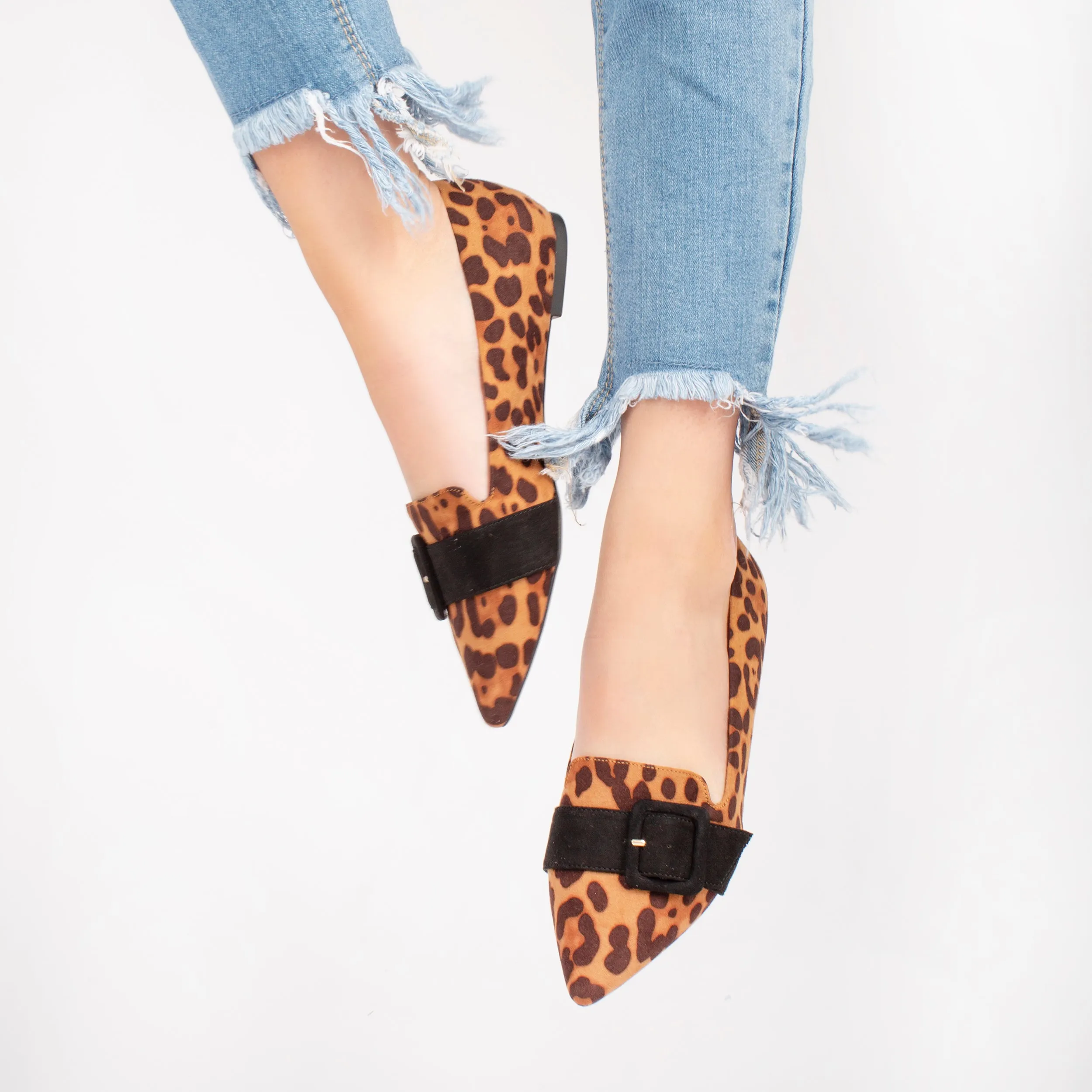 Journee Collection Women's Audrey Flat