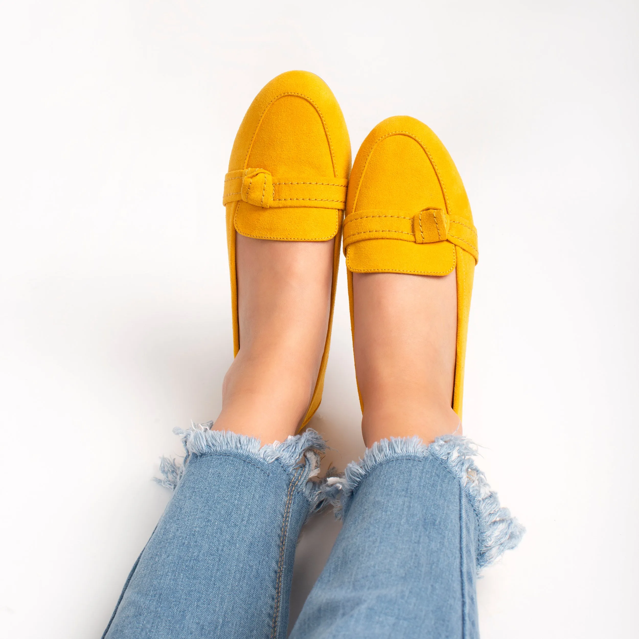 Journee Collection Women's Wide Width Marci Flat