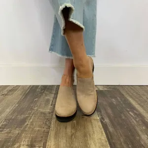 Loti Suede Clog In Barley