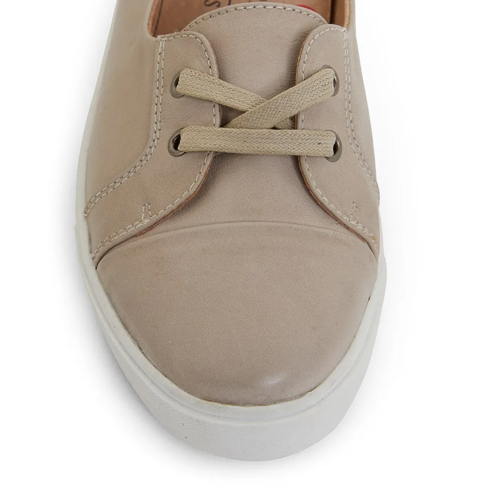Vectra Sneaker in Light Grey Leather