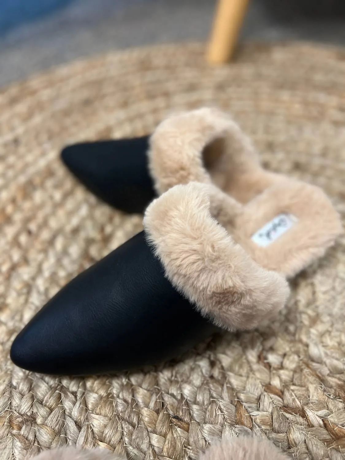 Women's Dress Furry Flats In Black
