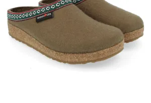 Women's Gizzy Classic Boiled Wool Clog In Earth