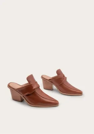Women's Meridiana Distressed Loafer Mule In Toffee