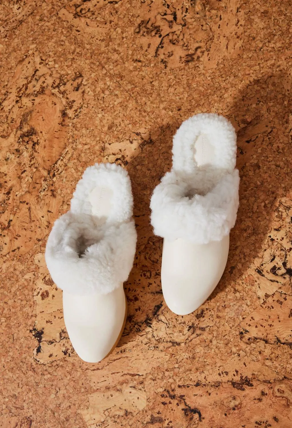 Women's Pillow Shearling Clog In String