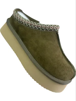 Women's Pillow Talk Slip On Shoes In Olive Green
