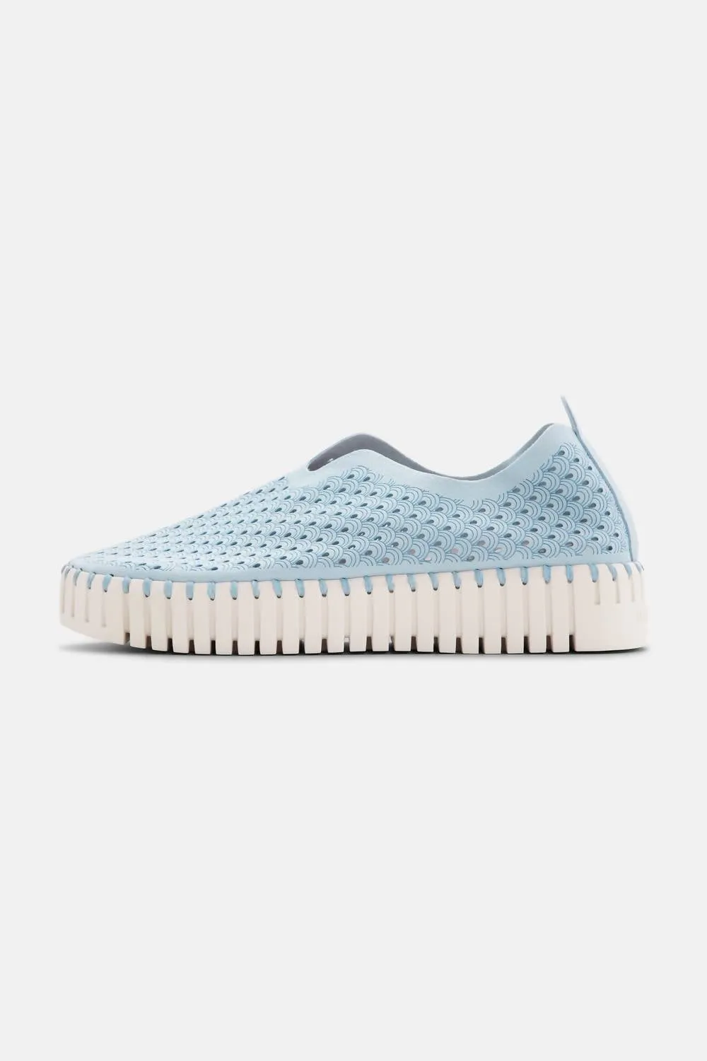 Women's Platform Tulip Slip-On In Ash Blue