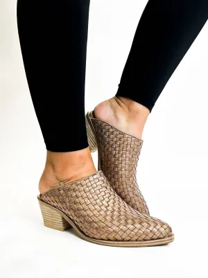 Women's Tgif Mules In Bronze