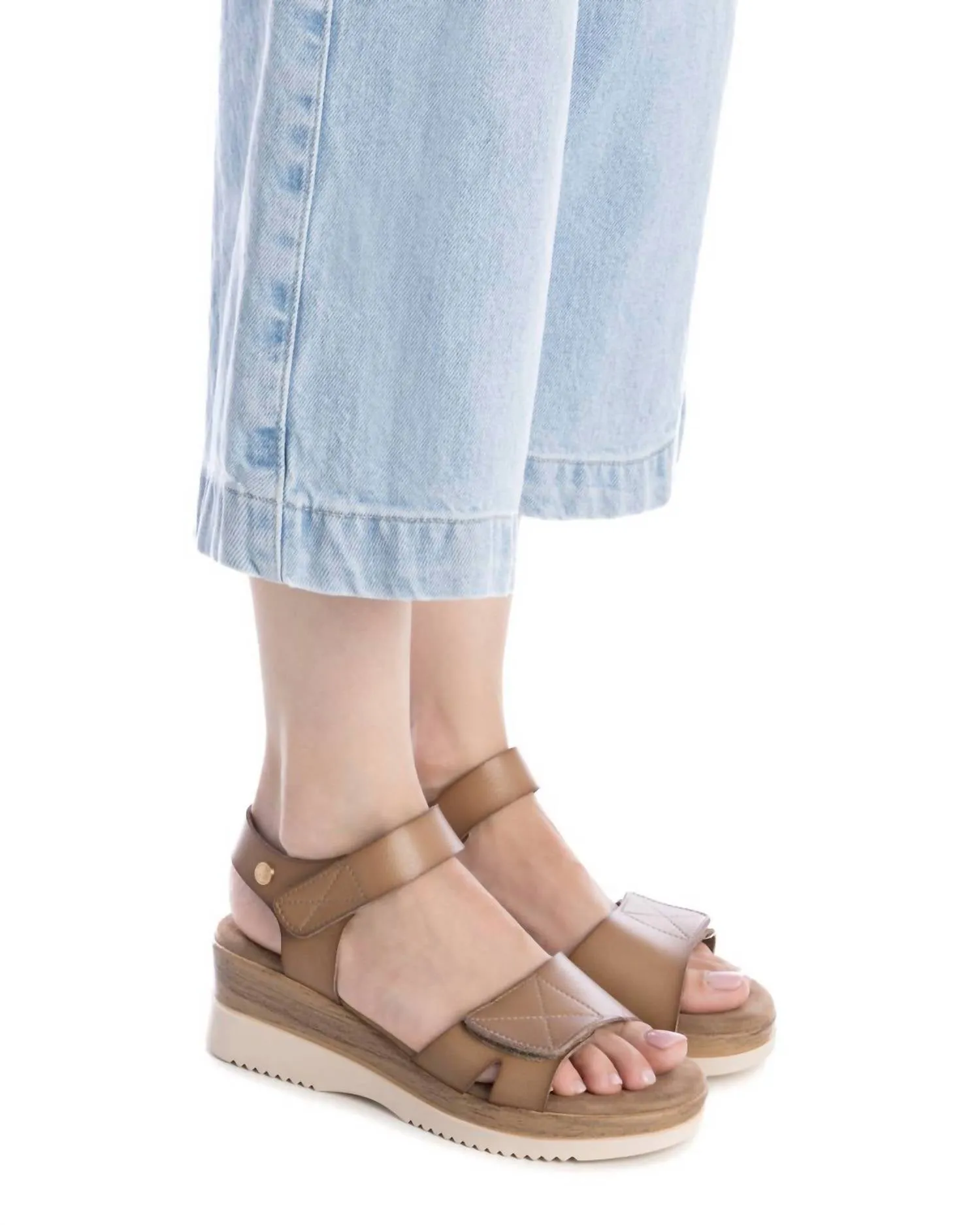 Women's Wedge Sandals In Taupe