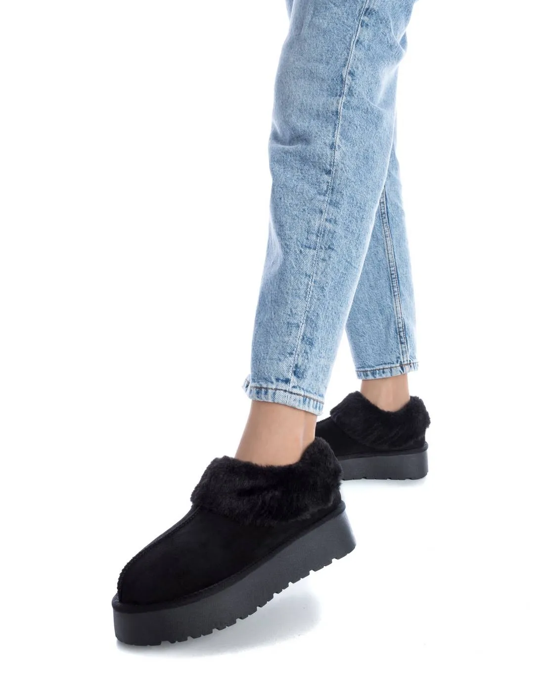 Women's Winter Suede Clogs By XTI
